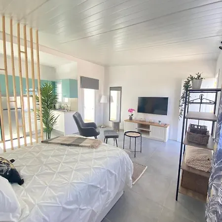 Residencial El Guaidil * Triquivijate