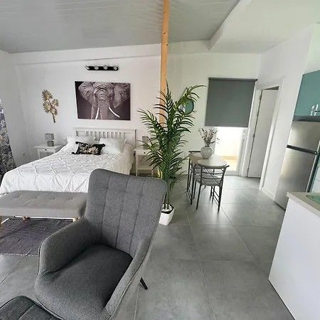 Residencial El Guaidil Апартаменты *